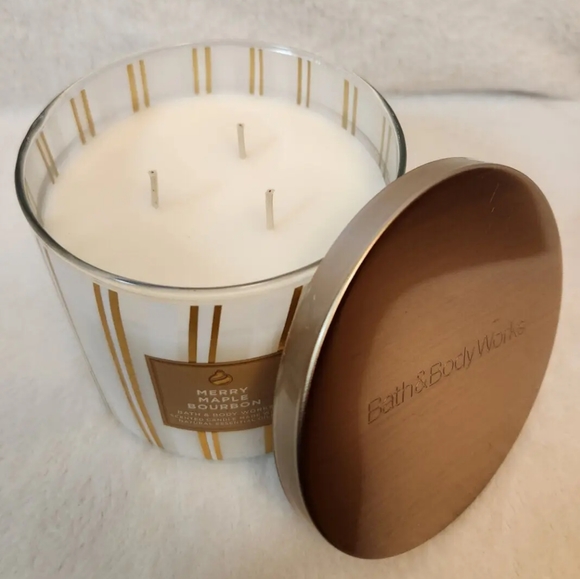Discontinued Bath & Body Works Merry Maple Bourbon 3 Wick Candle 14.5 oz. NEW - Picture 3 of 3